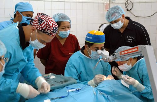 surgery-590536_1920