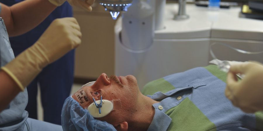 surgery-676396_1920